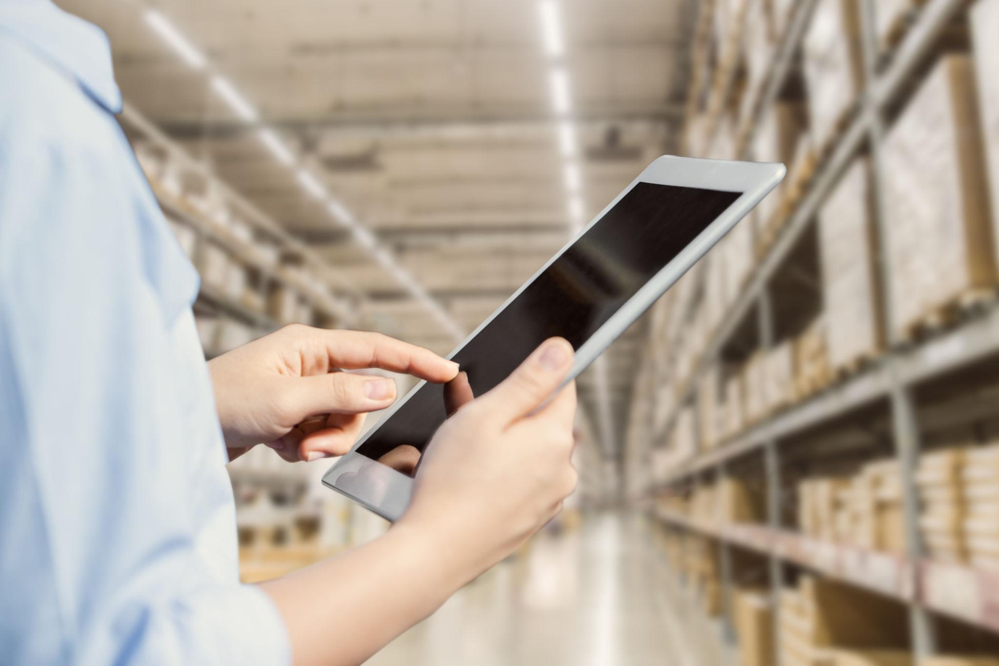 Smart warehouse inventory control and tracking